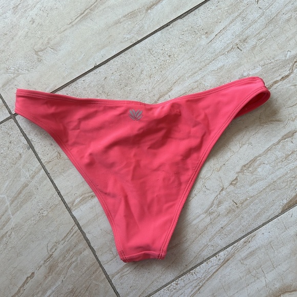 Bikini top and bottom - Picture 5 of 5